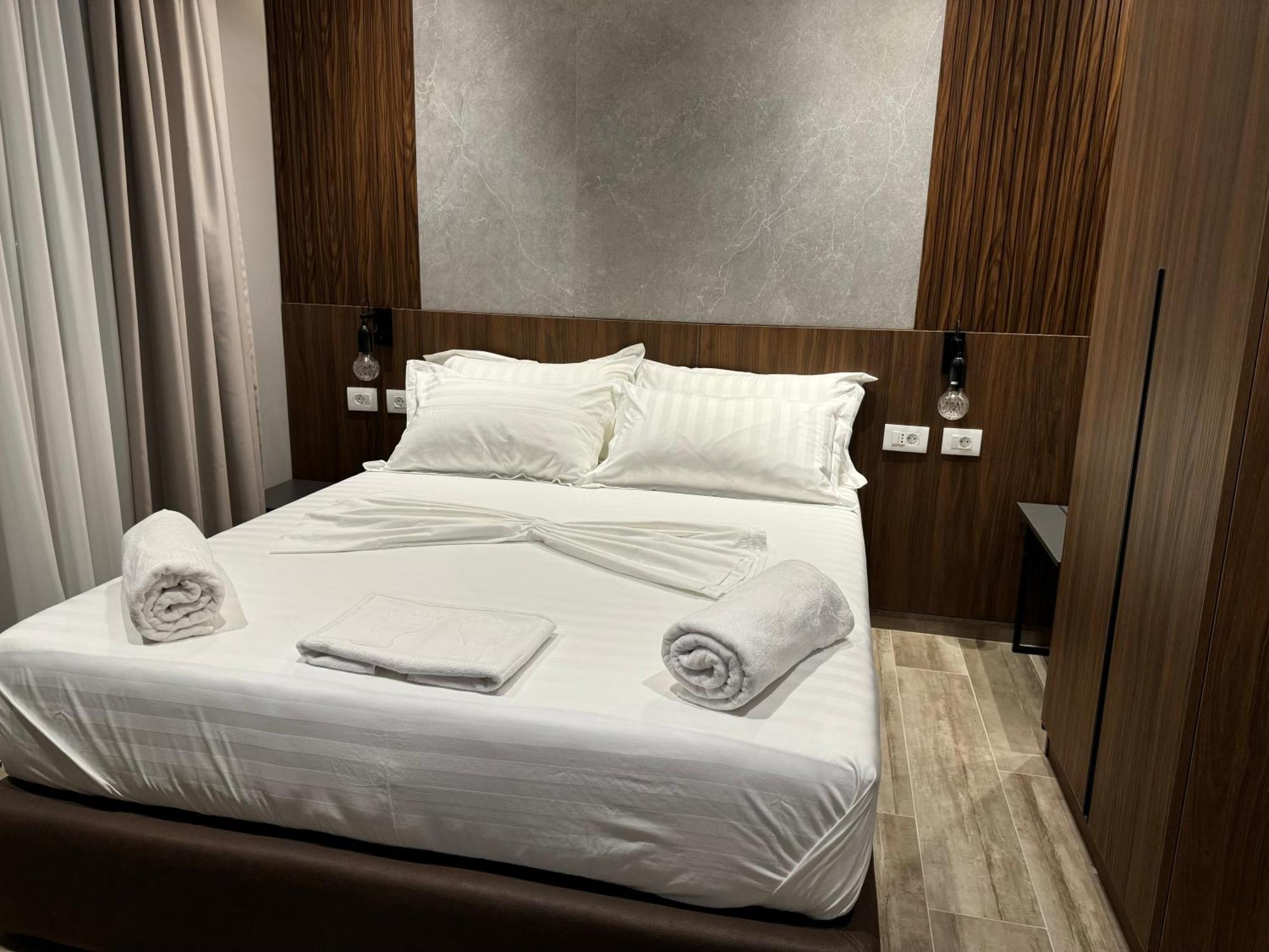 Side Airport Hotel Круя Экстерьер фото