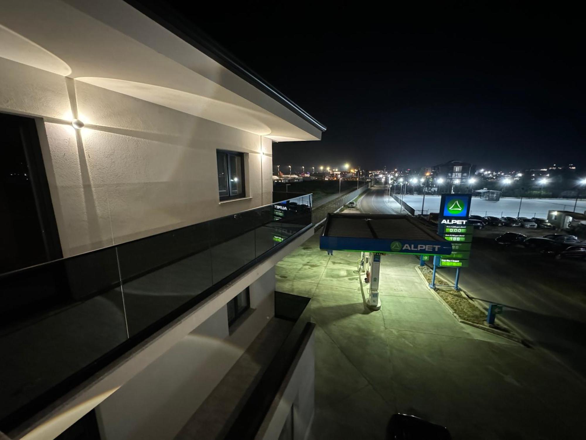 Side Airport Hotel Круя Экстерьер фото